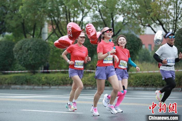 2023安康半程马拉松落幕 近七千名跑者领略自然之