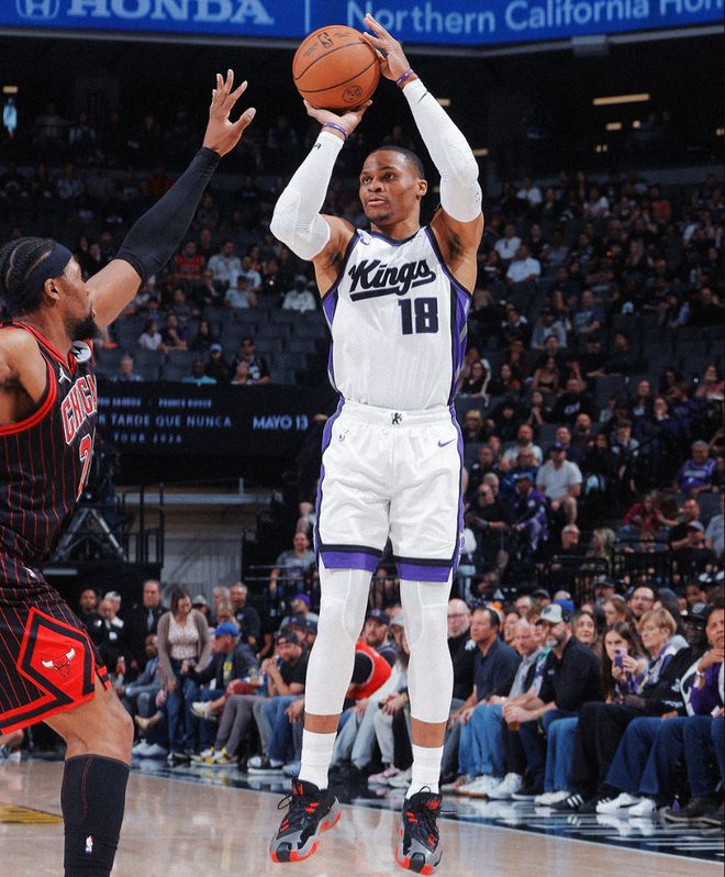 37岁威少狂砍三双创历史纪录 两队摆烂赛成里程