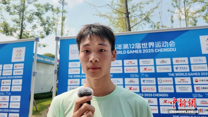 中国轮滑名将跨界转项速度滑冰追逐奥运梦