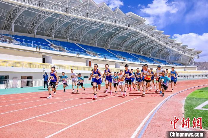 西藏青少年田径耐力项目夏令营暨业余体校对抗