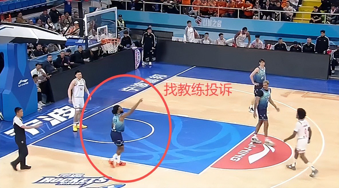 CBA外援贝兹利冲突后遭解约 55秒出场成职业生涯