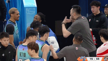 CBA外援贝兹利冲突后遭解约 55秒出场成职业生涯