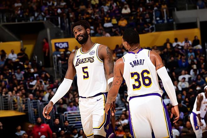 湖人轻取爵士艾顿两双助队三连胜